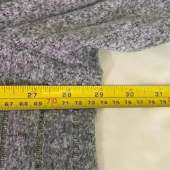 Maurices black  and gray long sleeve laced oversized crewneck blouse size 4X - Picture 10 of 11